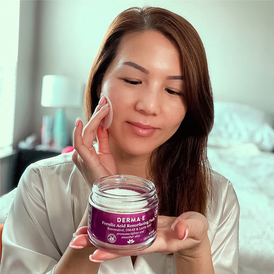 Ferulic Acid & Resveratrol Resurfacing Pads DERMA E